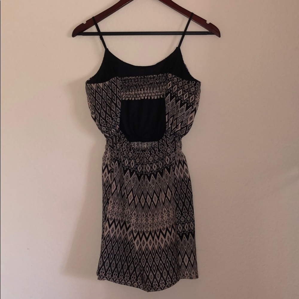Patterned dress Size S - Picture 2 of 4